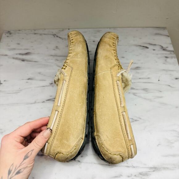 Ugg Dakota Tan Leather Lined Slip On Moccasins Womens Size 8 - Picture 6 of 9